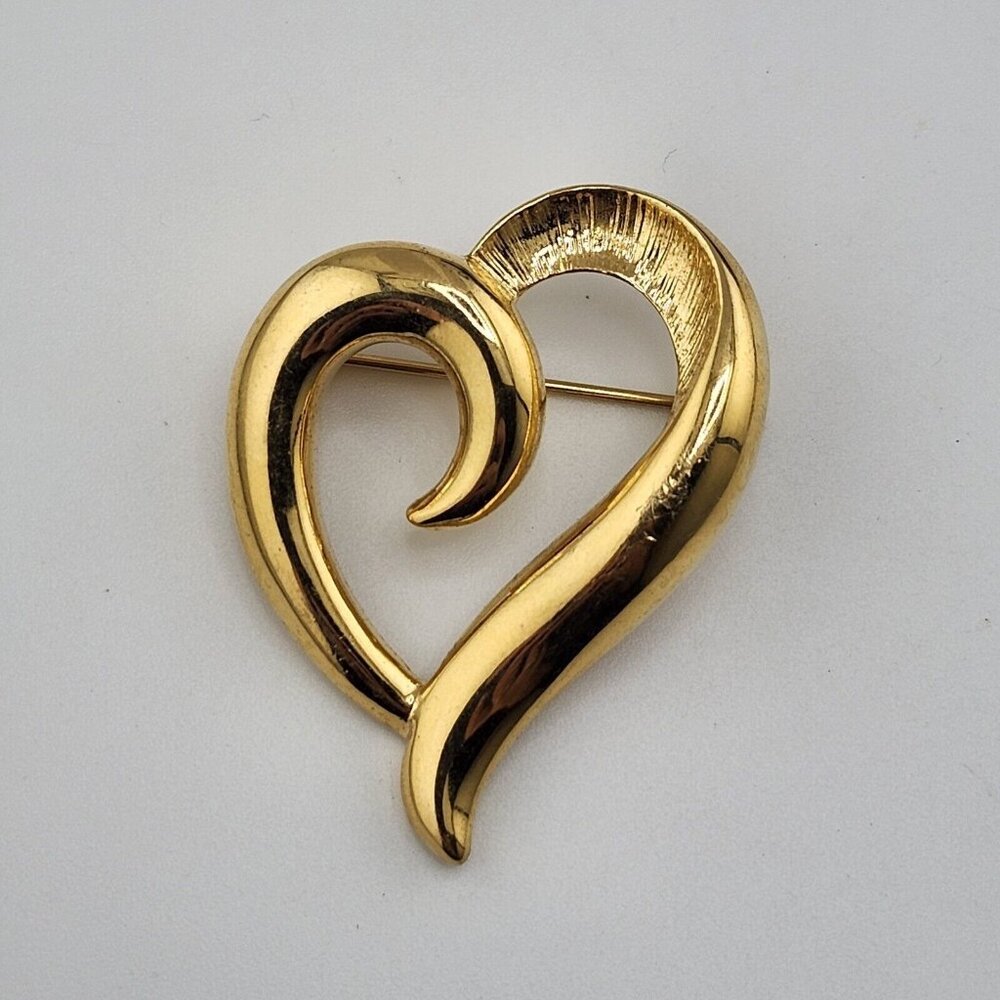 Vintage Napier Gold Tone Heart‎ Brooch